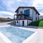 Llanes Jardin Y Piscina Privada - La Raizona *